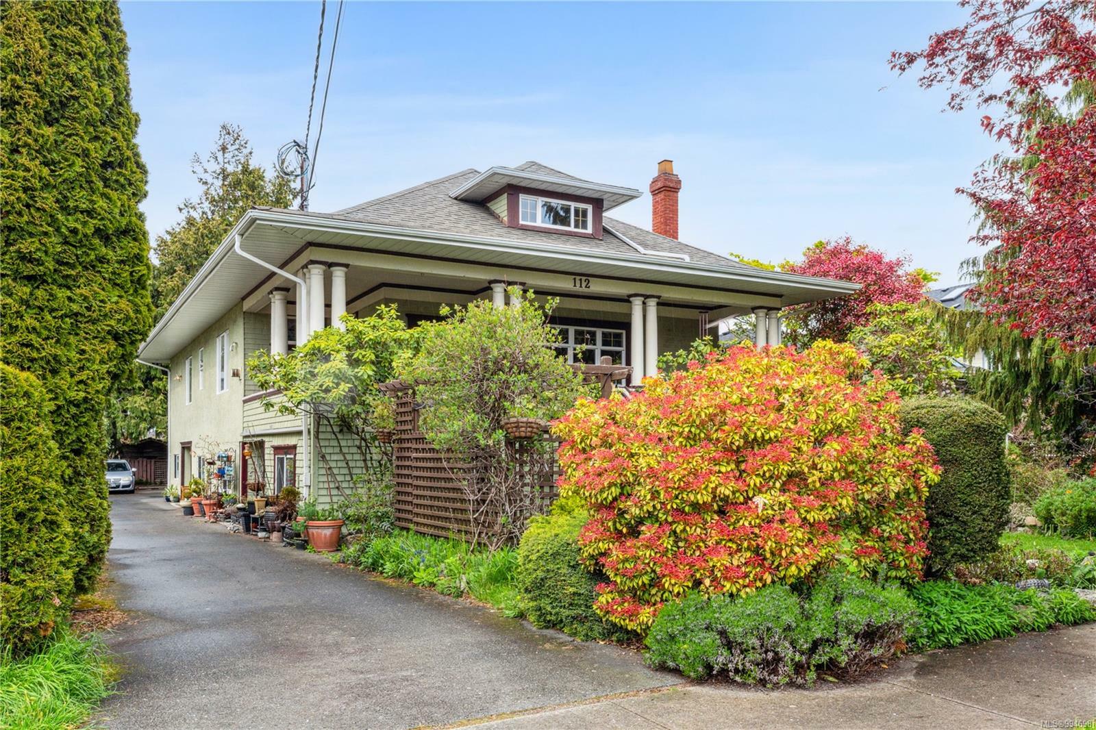 Property Photo: 112 Clarence St D BC V8V 2J2