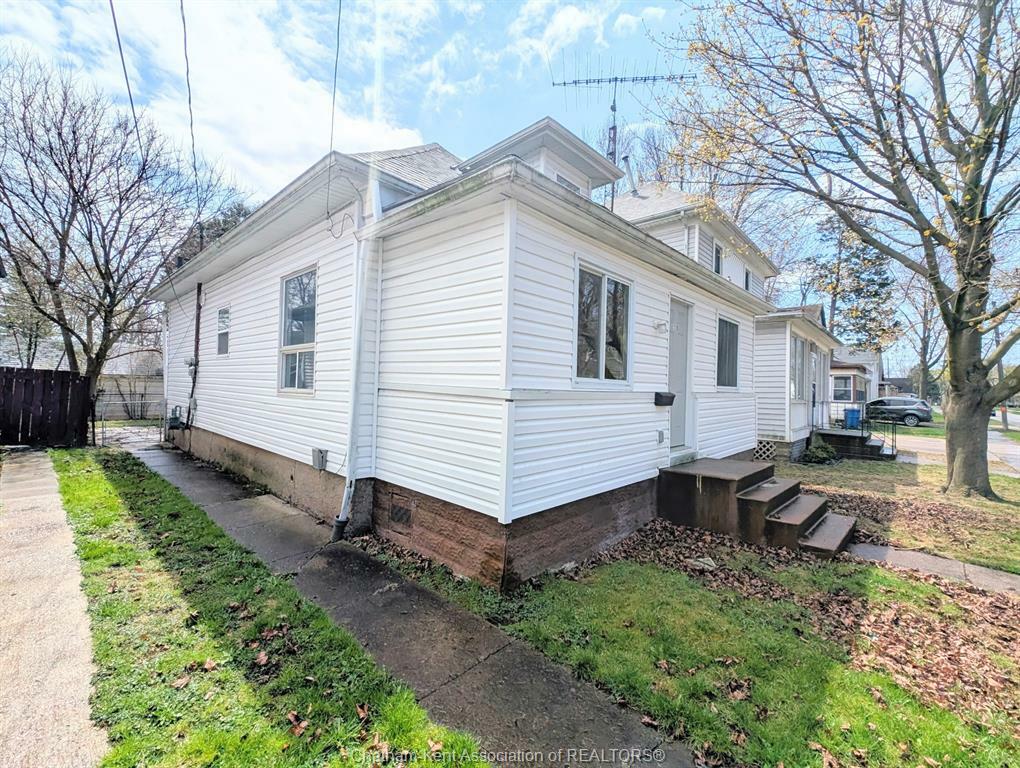 Property Photo:  128 Gray Street  ON N7M 1T2 