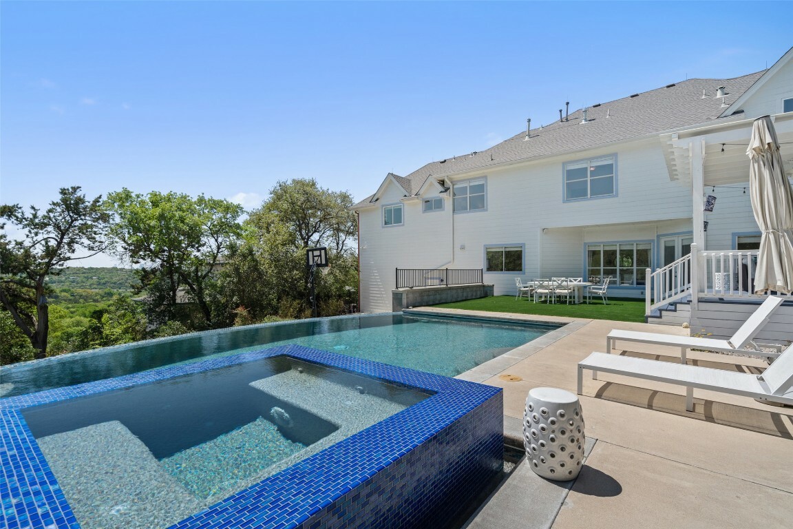Property Photo: 4014 Walnut Clay Drive TX 78731