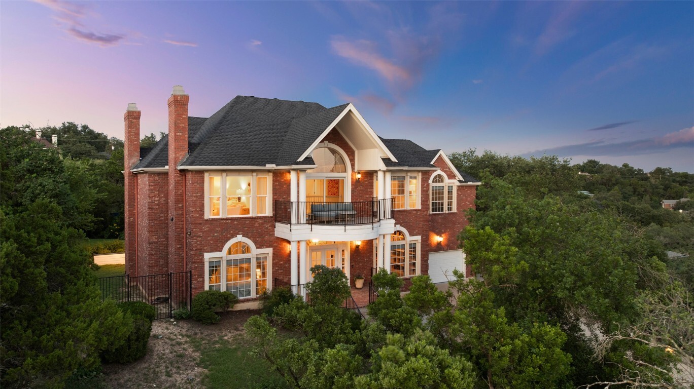 Property Photo: 4014 Walnut Clay Drive TX 78731
