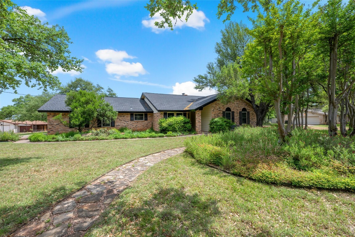 Property Photo: 1609 Oak Forest Drive TX 78681