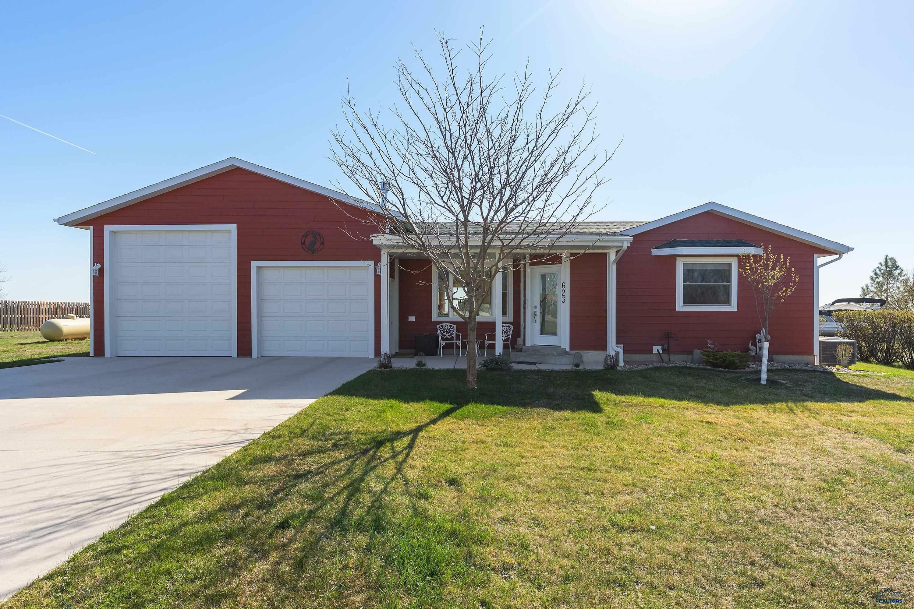 Property Photo: 623 Elm Ct SD 57719