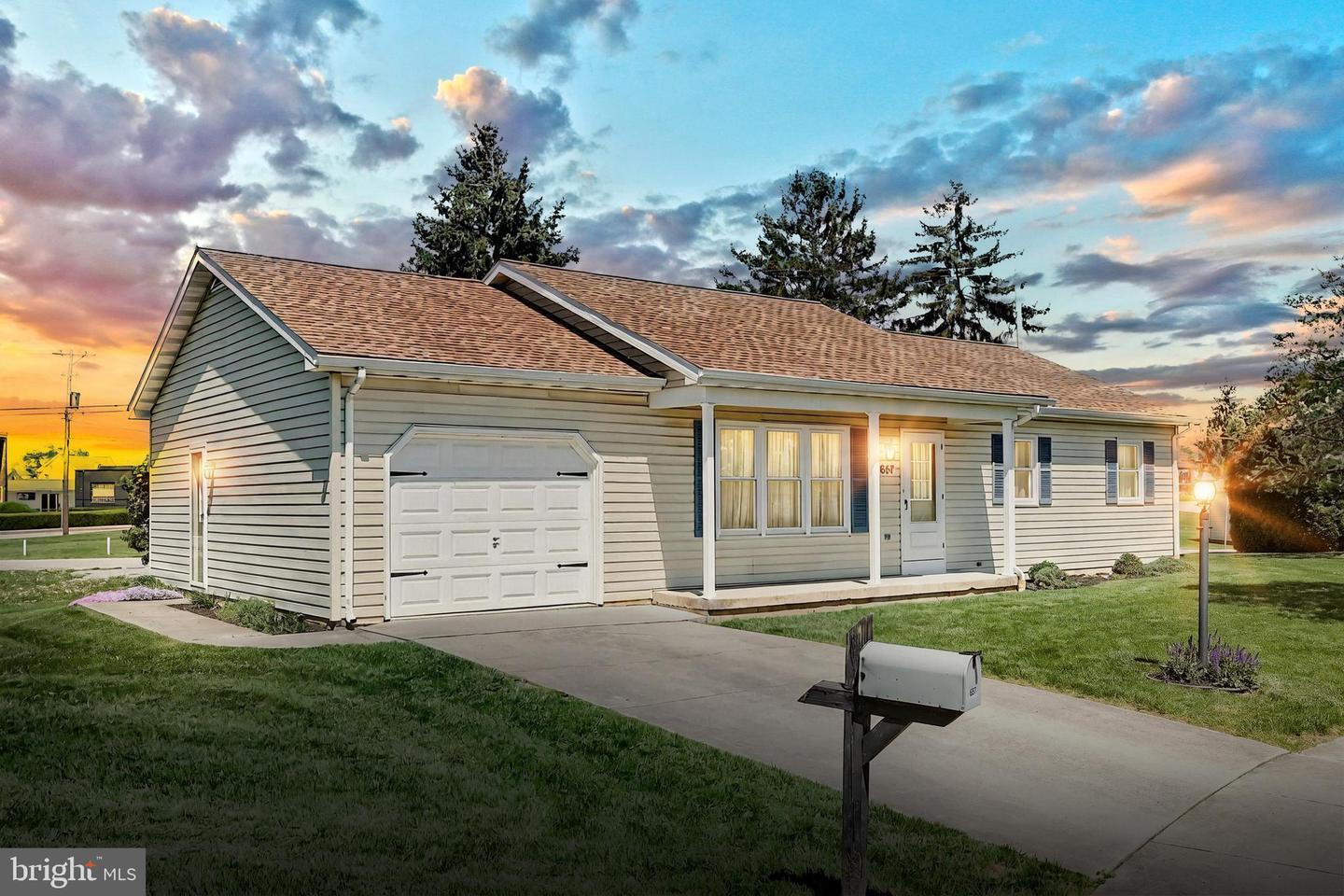 Property Photo: 657 Cricket Ln PA 17344