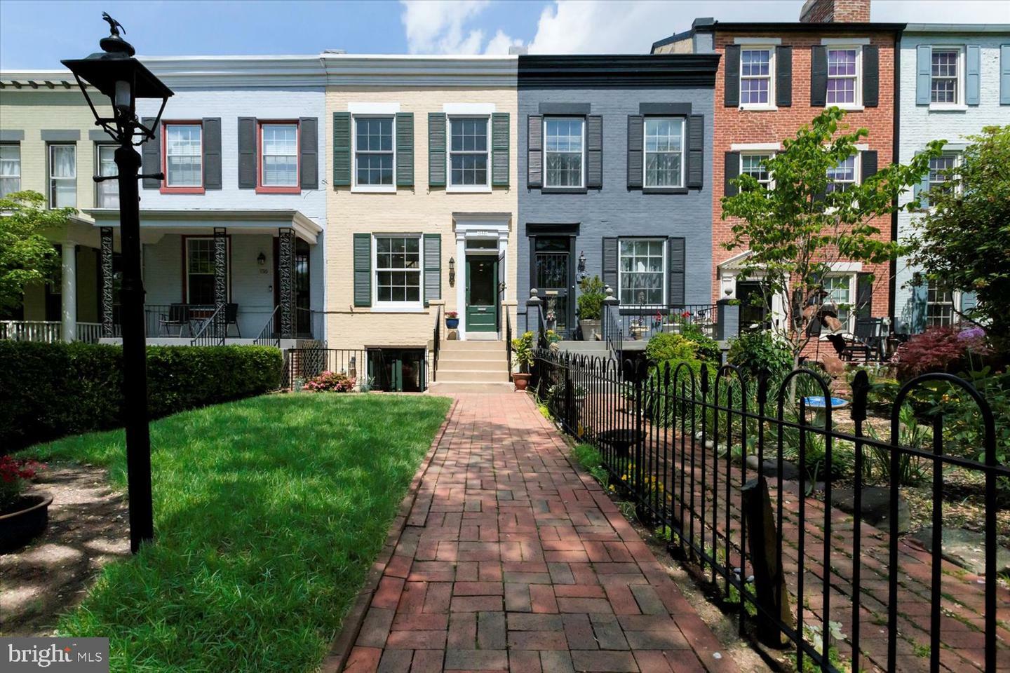 Property Photo: 152 North Carolina Avenue SE DC 20003