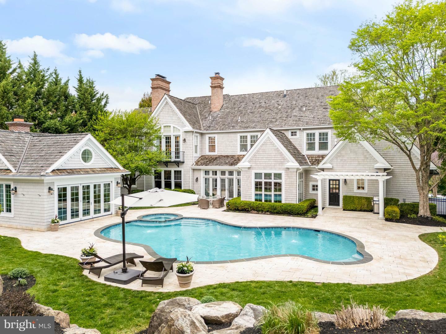 Property Photo: 205 Carriage Lane PA 19073
