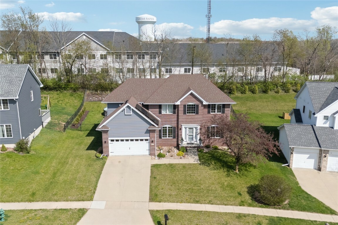 Property Photo: 925 Rolling Creek Dr NE IA 52402