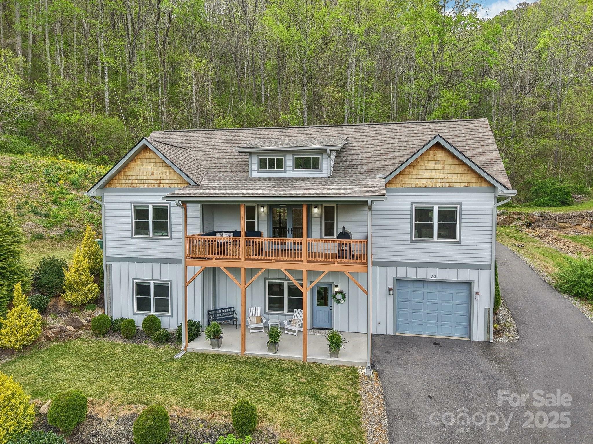 Property Photo: 70 Parliament Place NC 28785