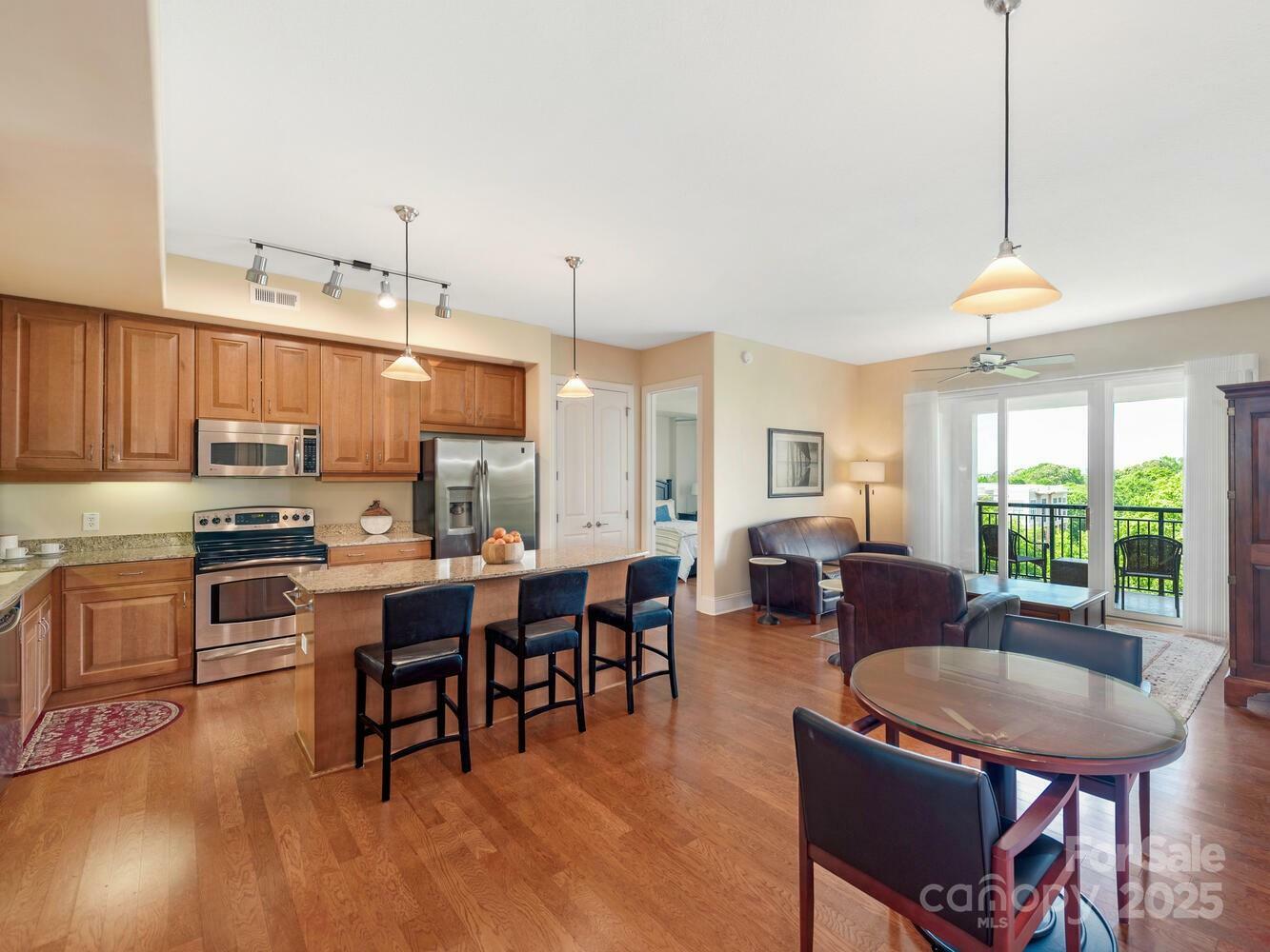 Property Photo: 4620 Piedmont Row Drive 615 NC 28210