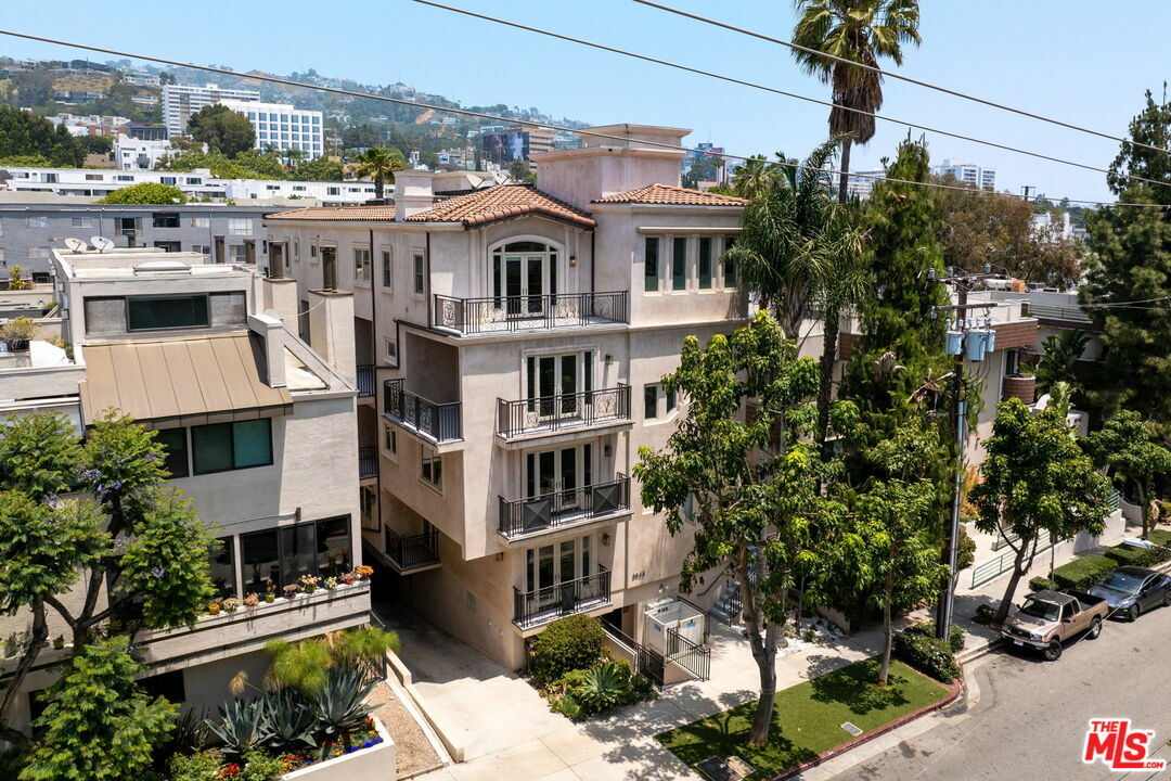 Property Photo: 8833 Cynthia St CA 90069
