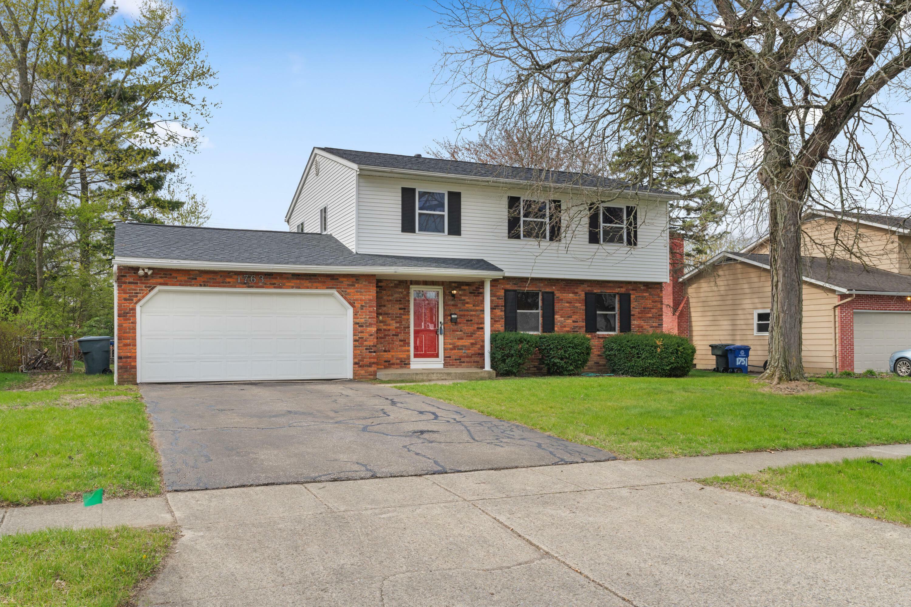 Property Photo: 1763 Sandalwood Place OH 43229