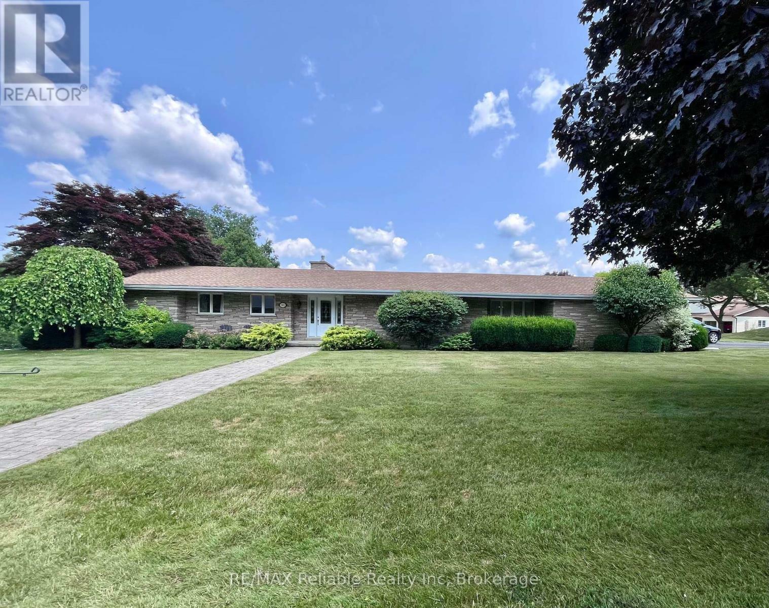 141 Charles Street  North Huron (Wingham) ON N0G 2W0 photo