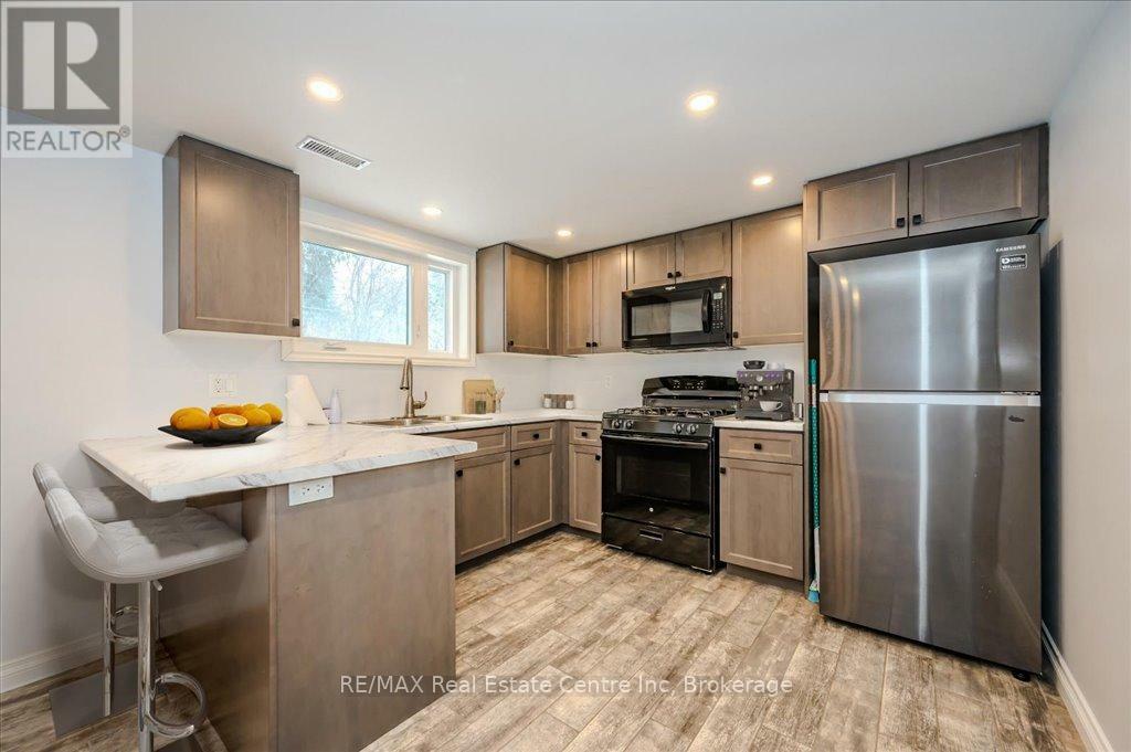 Property Photo:  23 Julia Drive  ON N1H 5V9 