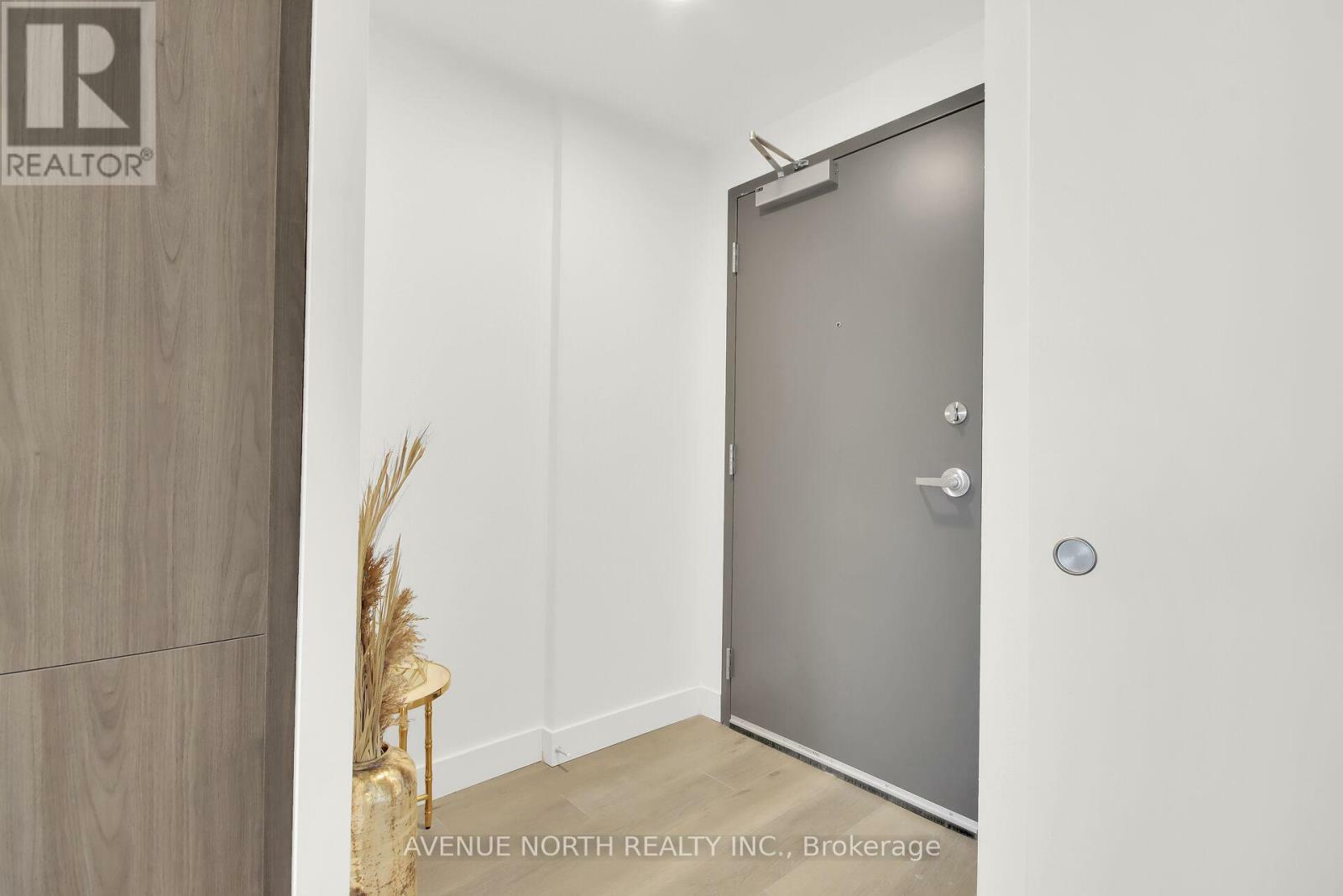 Property Photo:  10 James Street West 806  ON K2P 1Y5 