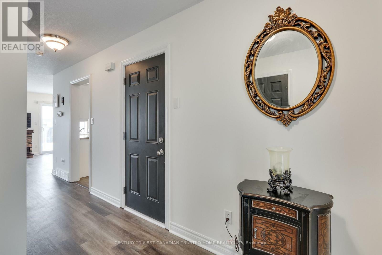 Property Photo: 26 Peach Tree Boulevard ON N5R 0B3