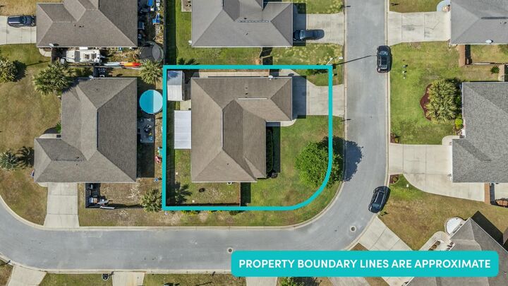 Property Photo:  1863 Bay Pine Circle  FL 32563