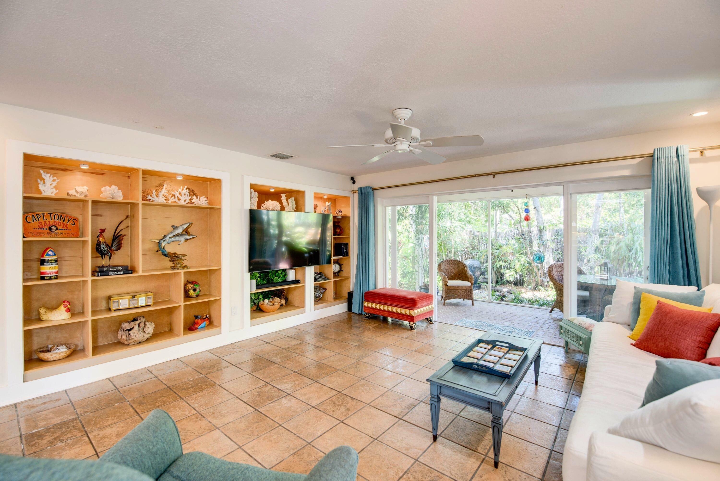 Property Photo: 702 Florida Street FL 33040