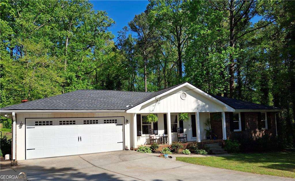 Property Photo: 1898 Mornington Lane GA 30078