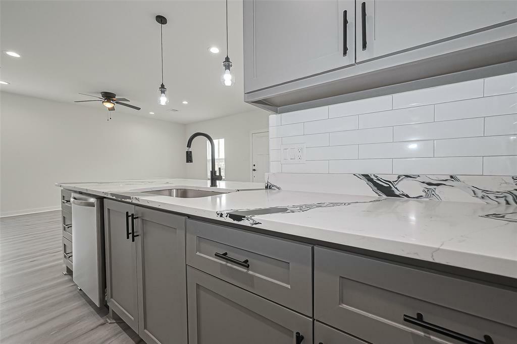 Property Photo: 632 Silliman TX 77474