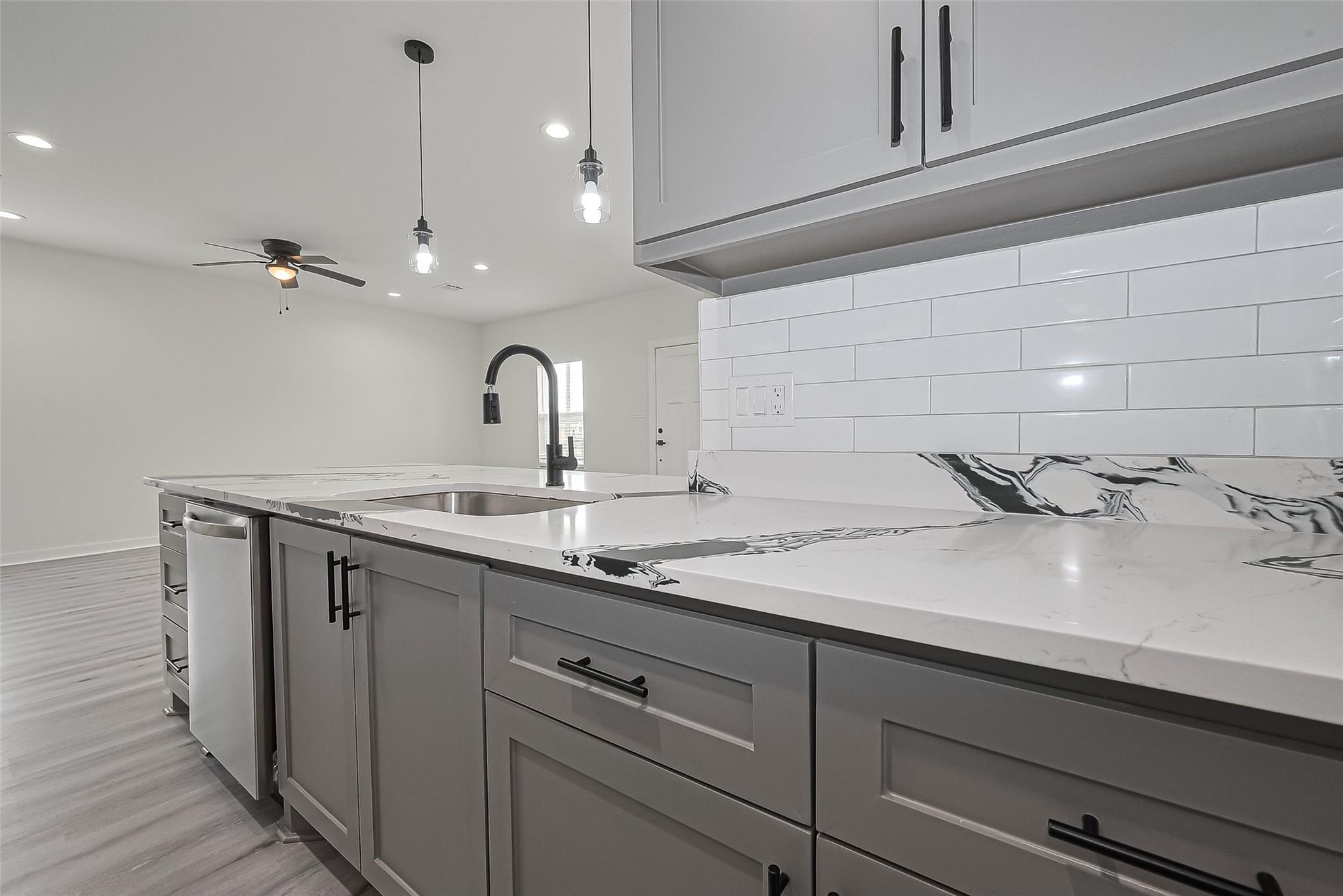 Property Photo: 632 Silliman TX 77474