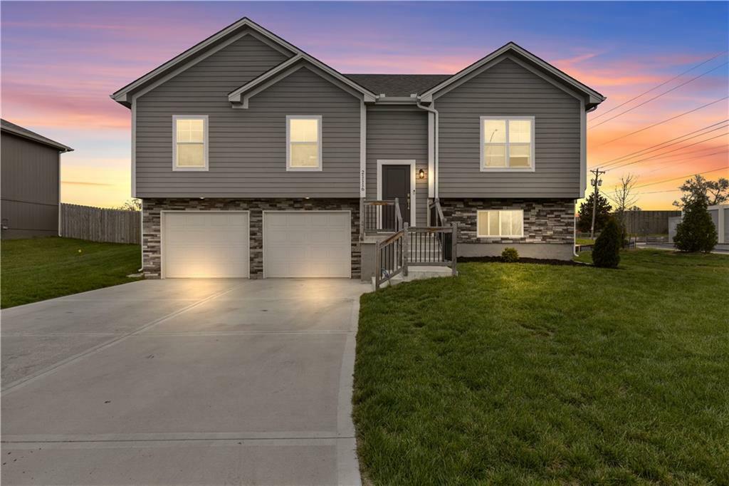 Property Photo:  21116 E 8th Street S  MO 64056 