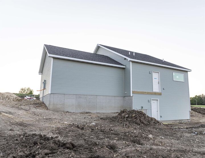 Property Photo:  1227 Stone Lane  IA 50677 