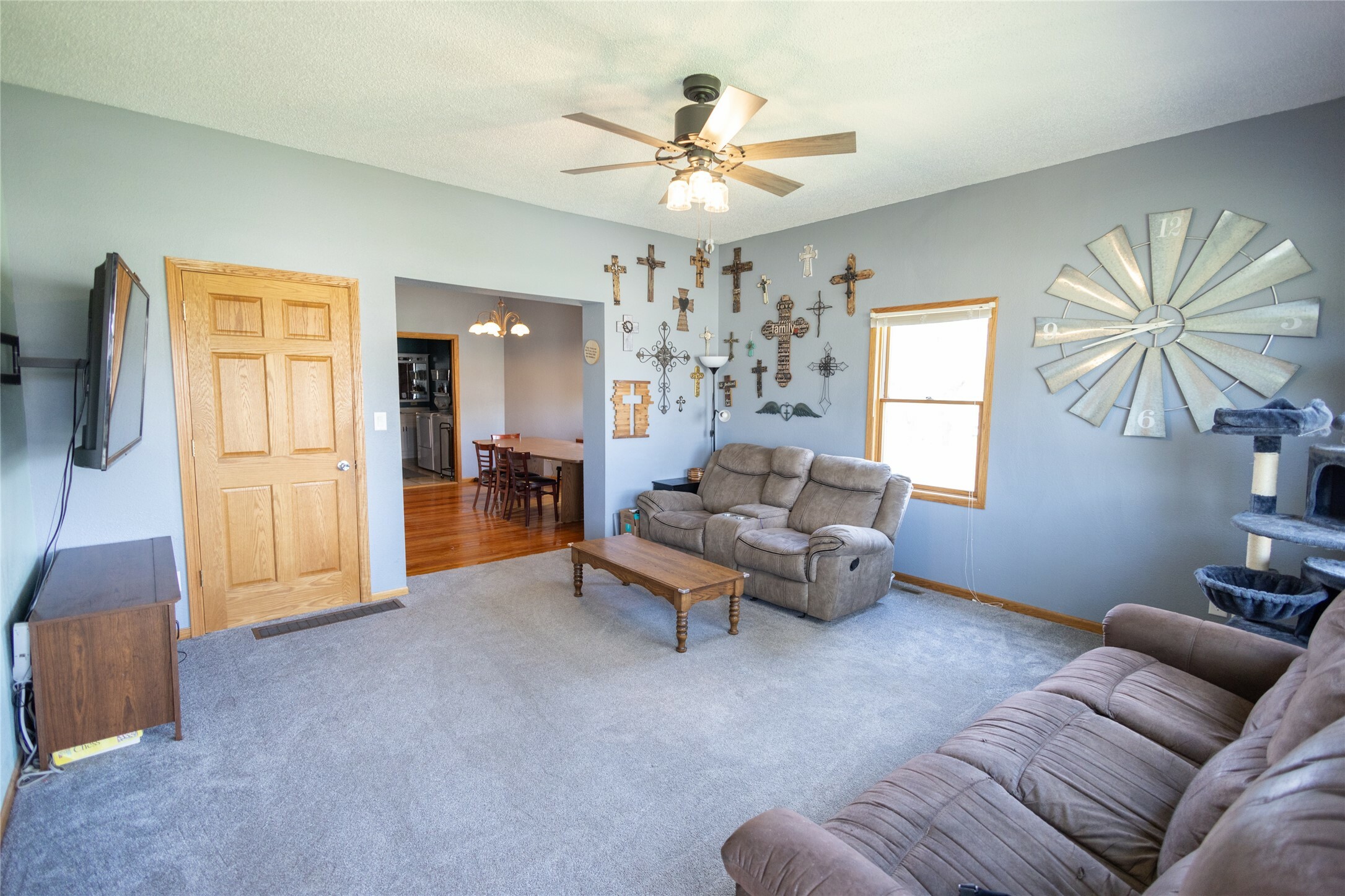 Property Photo: 701 S 5th Avenue E IA 50208