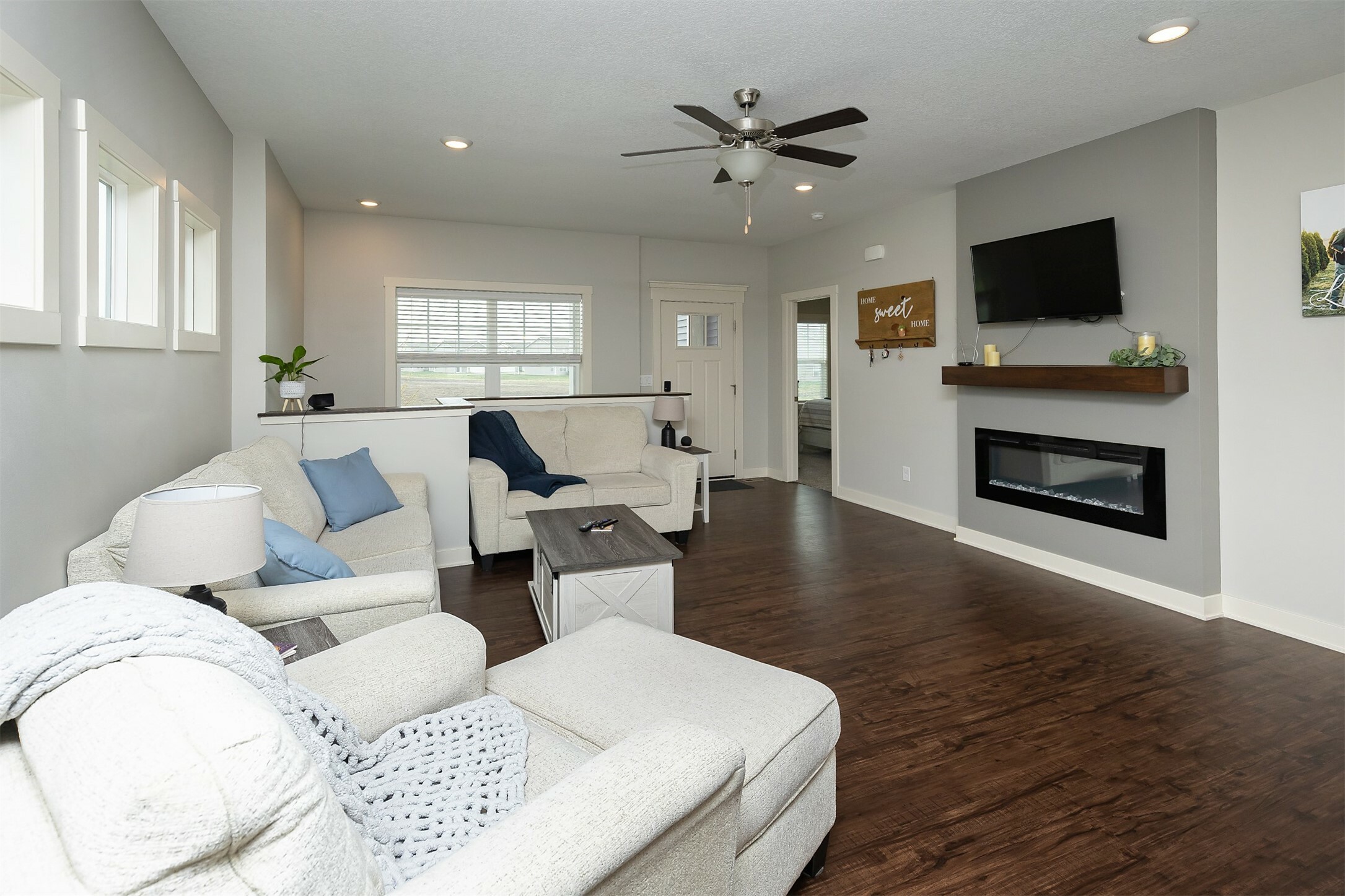 Property Photo: 2907 NW 31st Street IA 50023