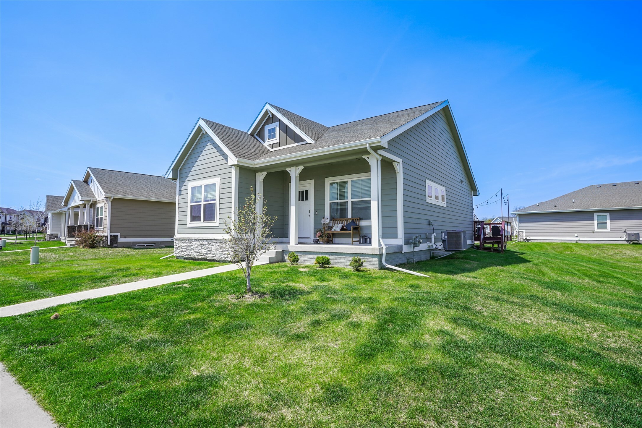 2802 SW Prairie Trail Parkway  Ankeny IA 50023 photo