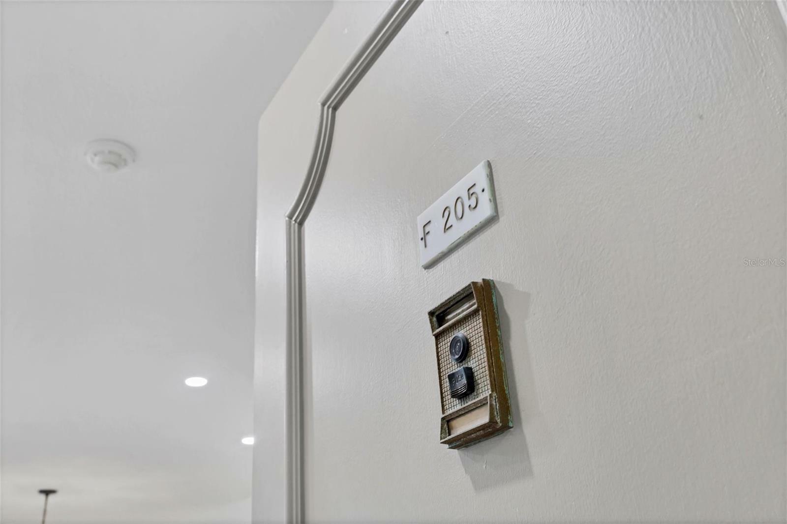 Property Photo: 2100 Benjamin Franklin 205 FL 34236