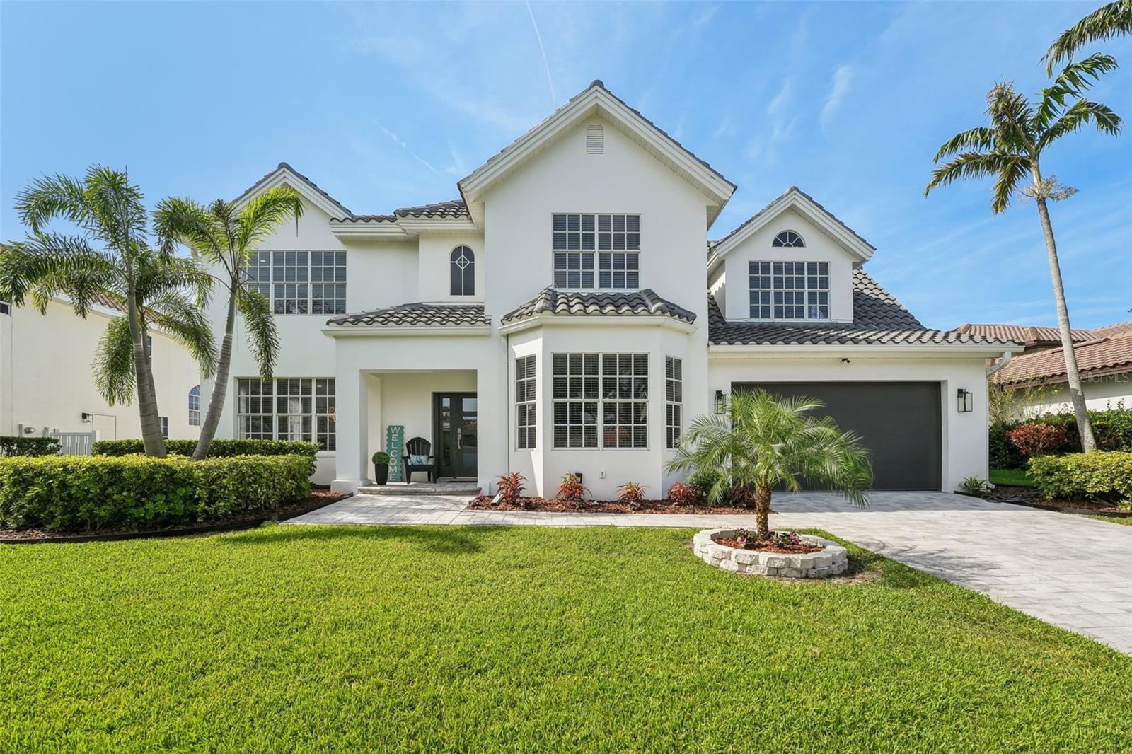 Property Photo:  750 Sand Pine Drive NE  FL 33703 