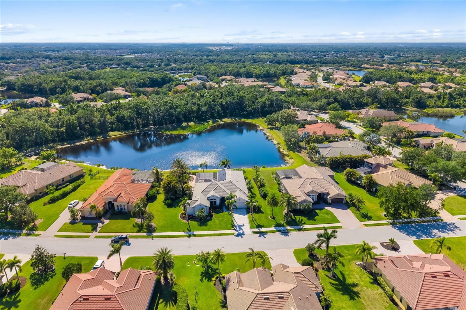 Property Photo: 356 Blackbird Court FL 34212