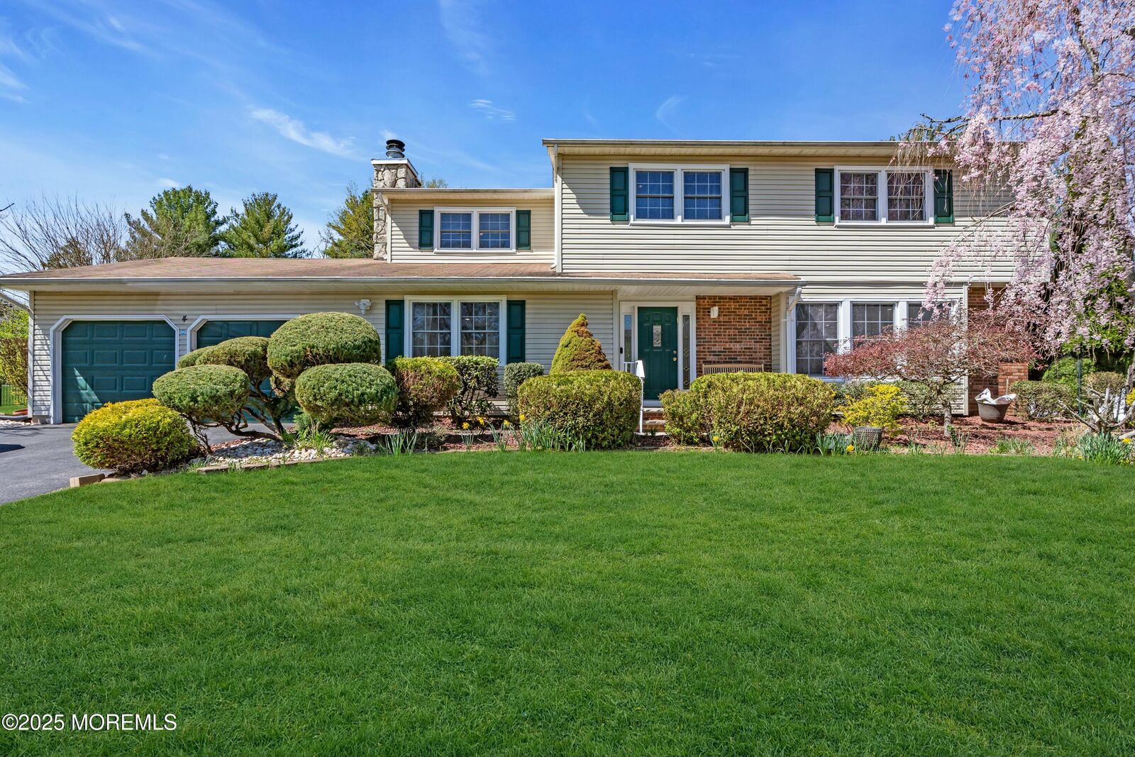 Property Photo:  4 Chesley Court  NJ 07751 