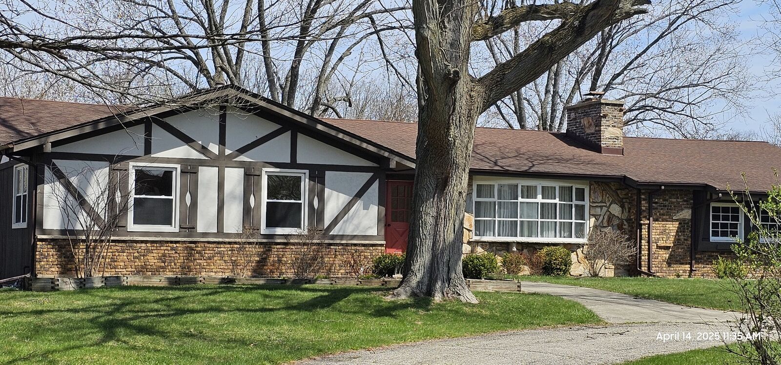 Property Photo:  222 Frances Lane  IL 60010 