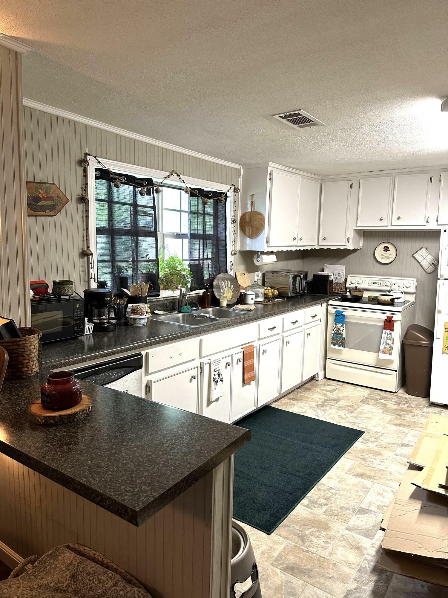 Property Photo: 106 Myrtle Street MS 38858