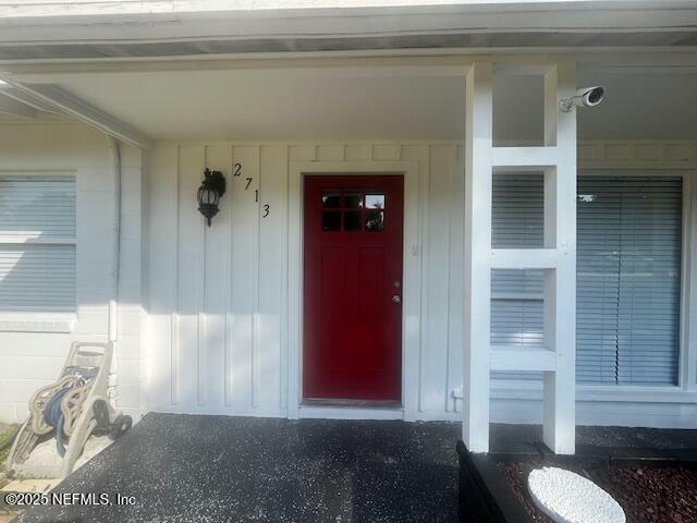 Property Photo: 2713 Silver Lake Drive FL 32177