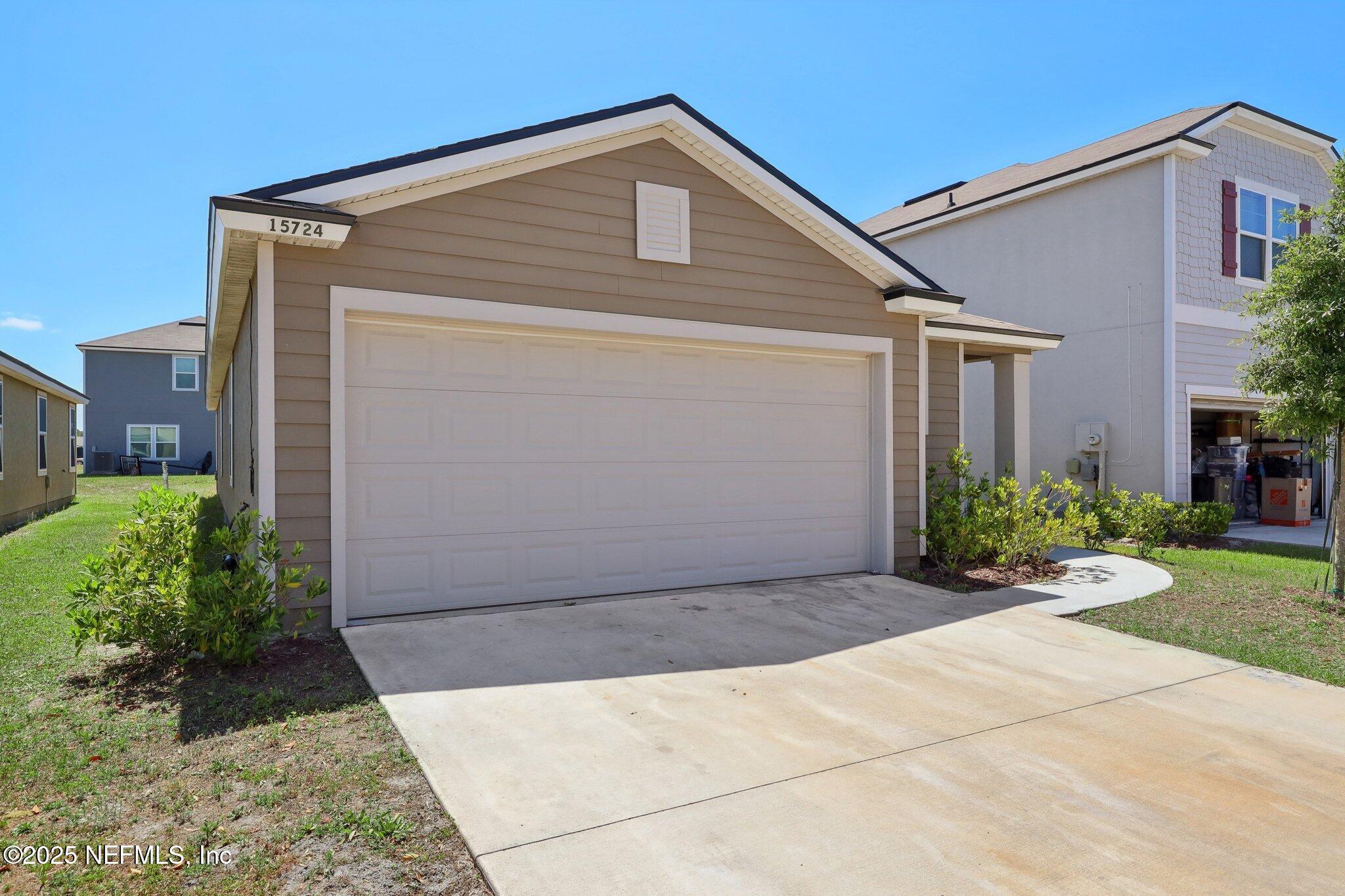 Property Photo: 15724 Equine Gait Drive FL 32234