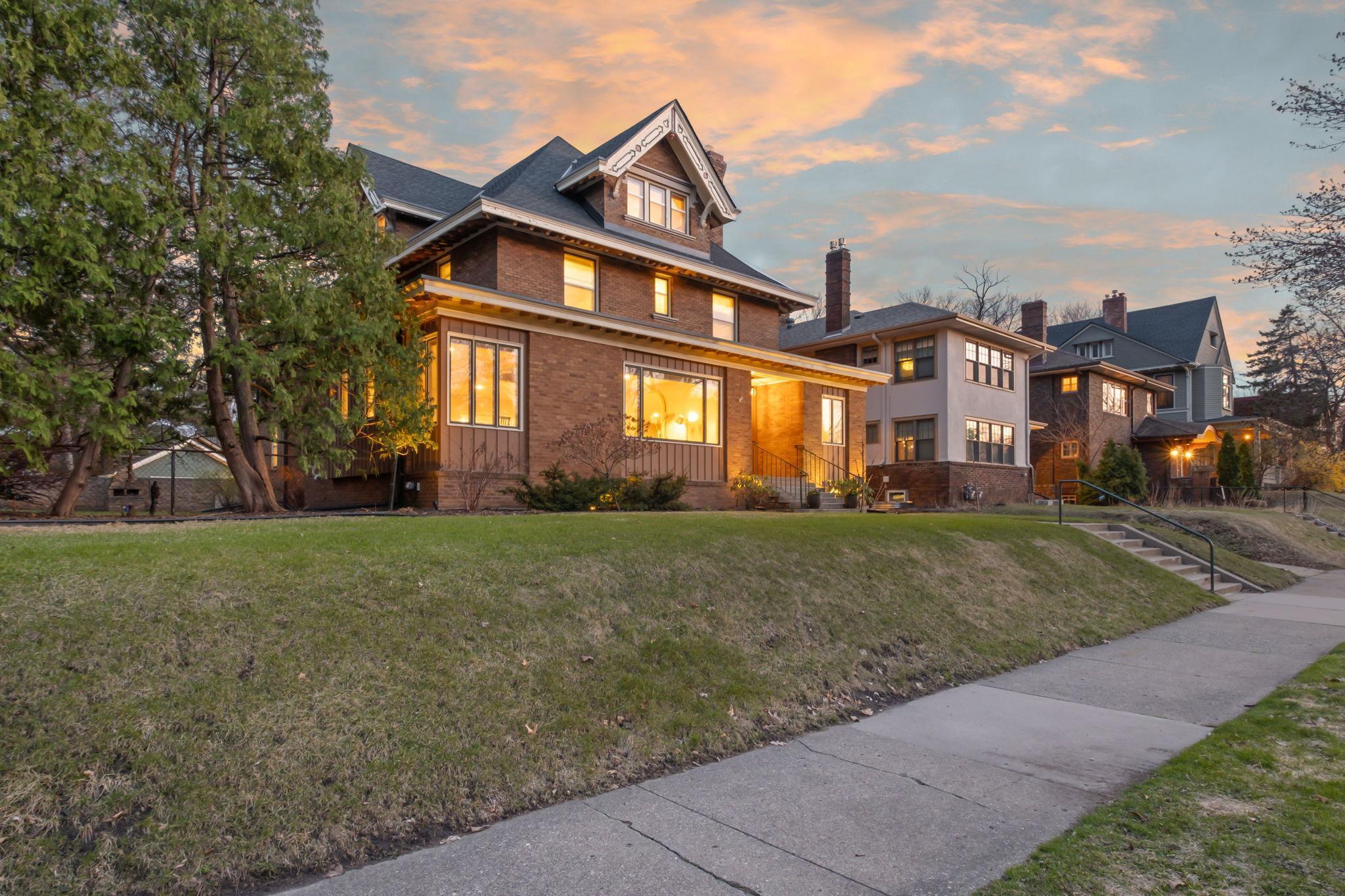 Property Photo: 834 Goodrich Avenue MN 55105