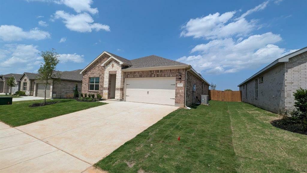 Property Photo: 1021 Traction Trail TX 76031