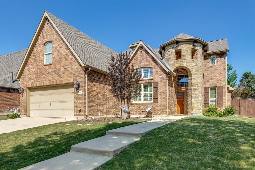Property Photo: 3533 Pedigree Trail TX 76244