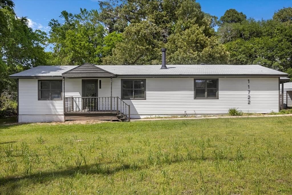 Property Photo:  11722 County Road 4215  TX 75706 