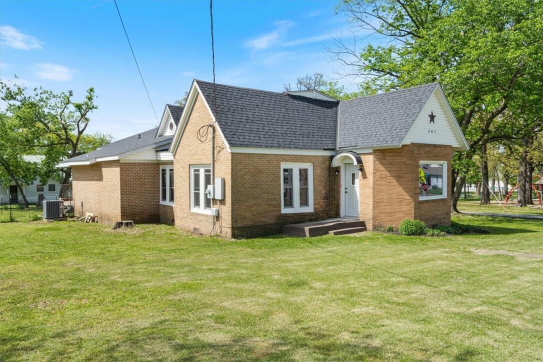 501 SE Main Street  Gravette AR 72736 photo