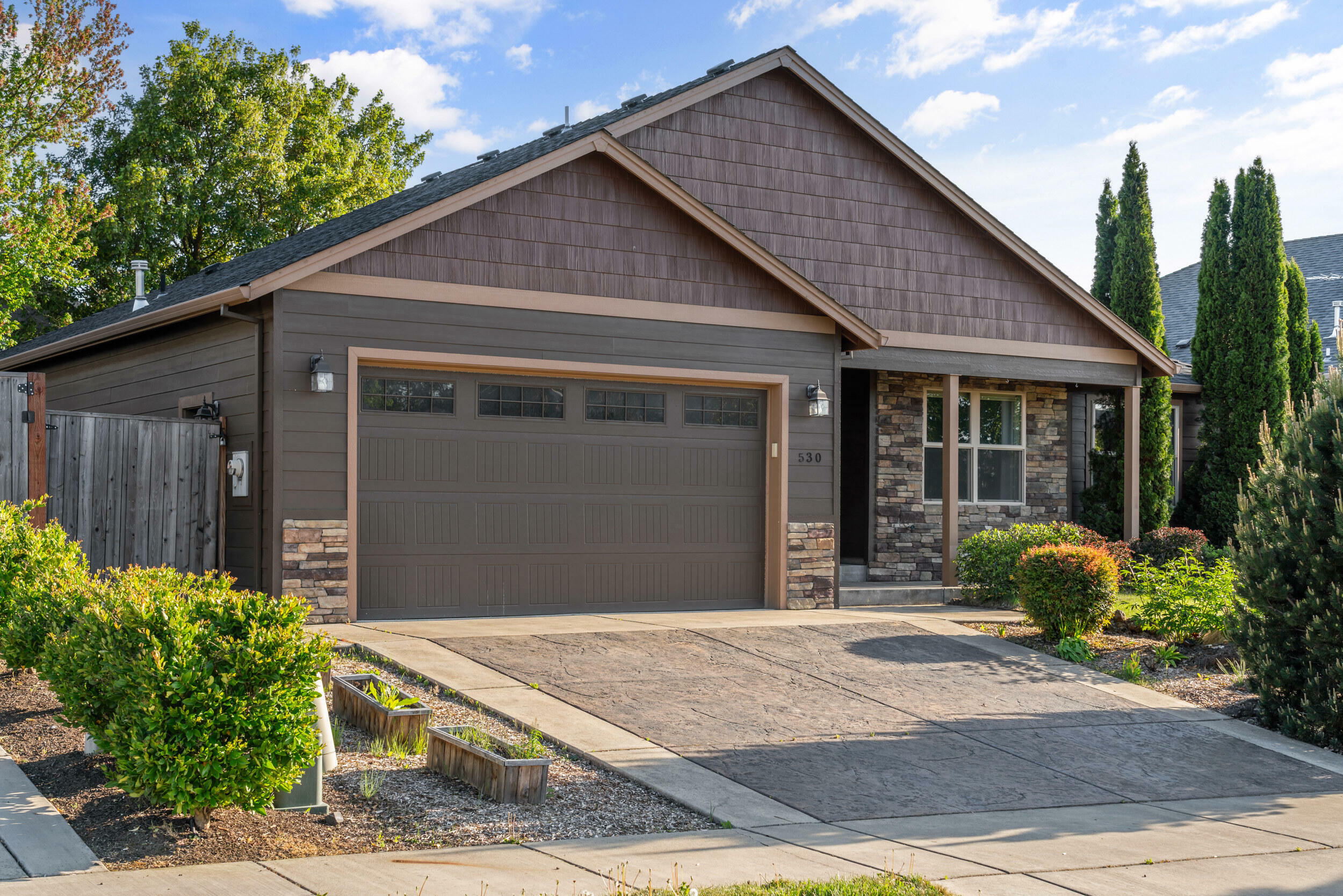 Property Photo: 530 St Augustine Drive OR 97504
