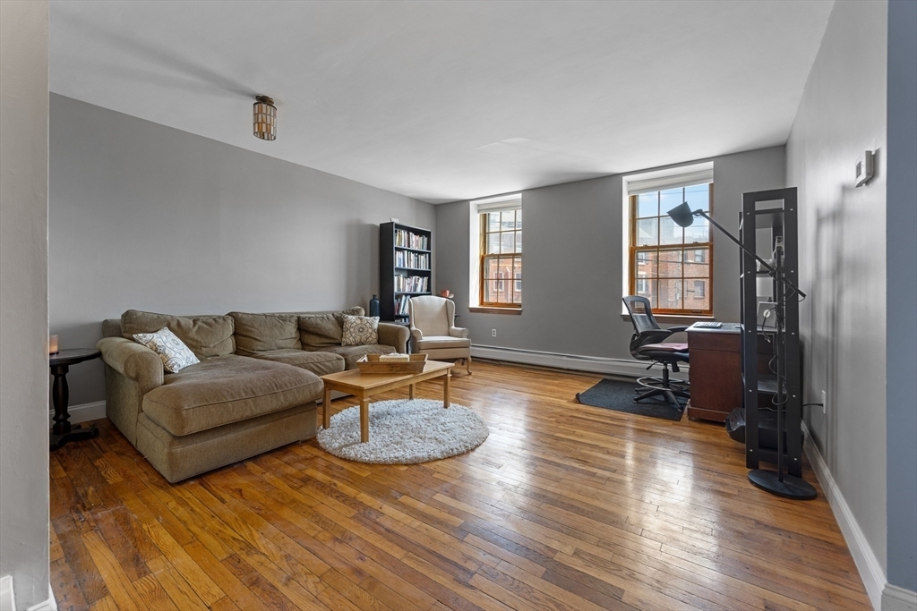 Property Photo:  165 Winnisimmet St 2C  MA 02150 