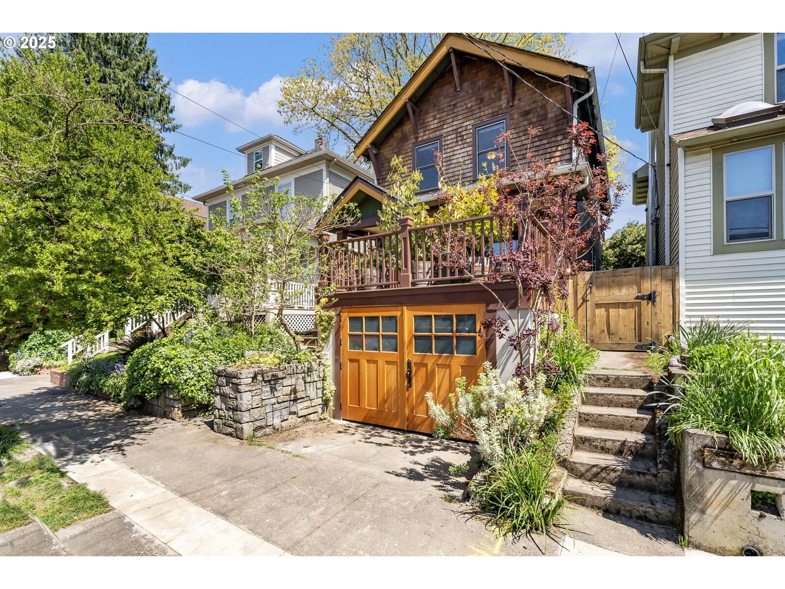 Property Photo:  622 SE 18th Ave  OR 97214 