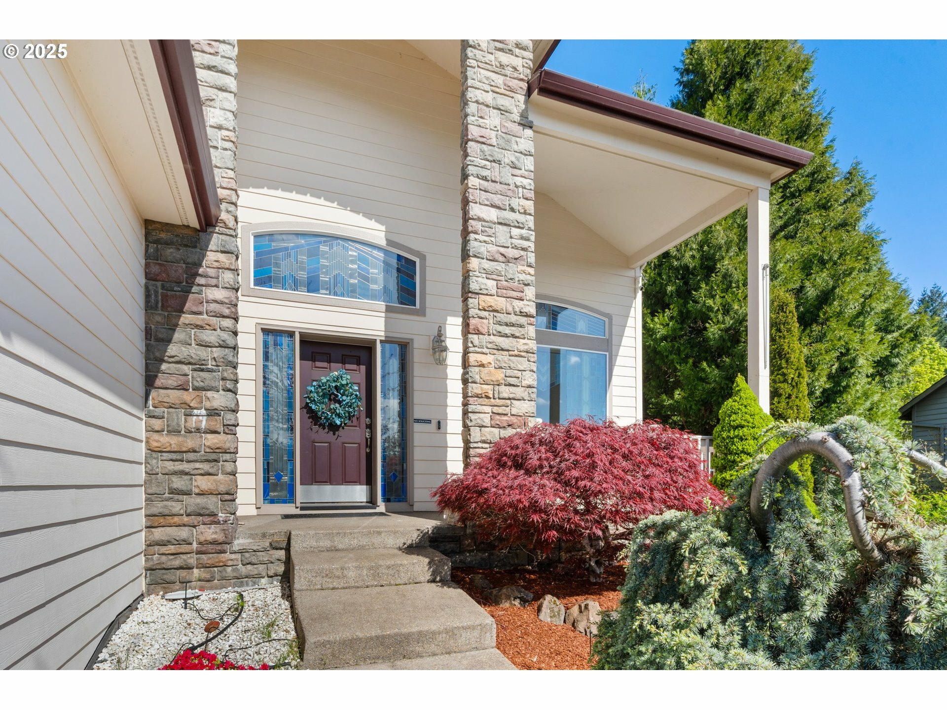 Property Photo: 13111 SW Rockingham Dr OR 97223