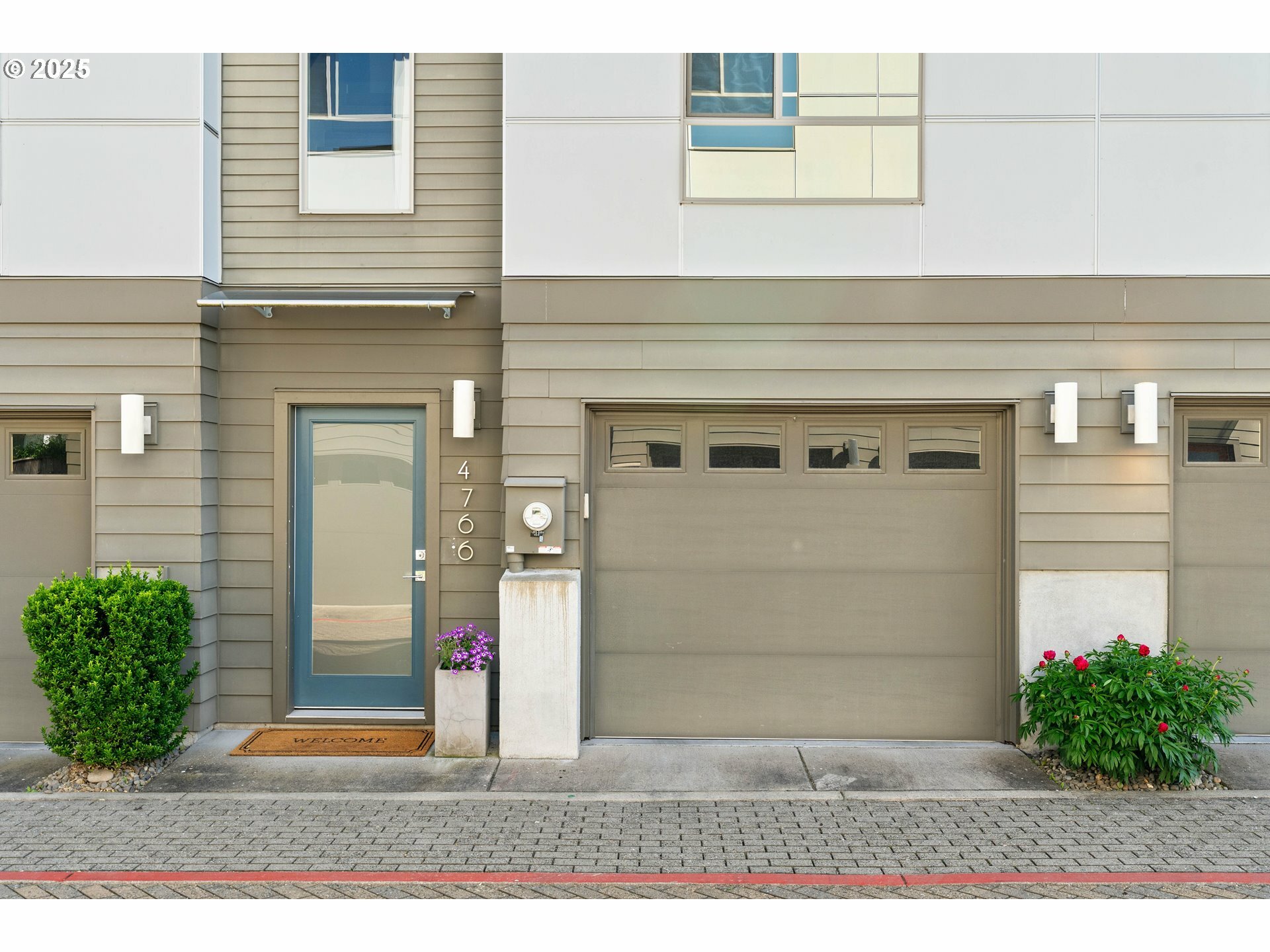 Property Photo: 4766 N Williams Pl OR 97217