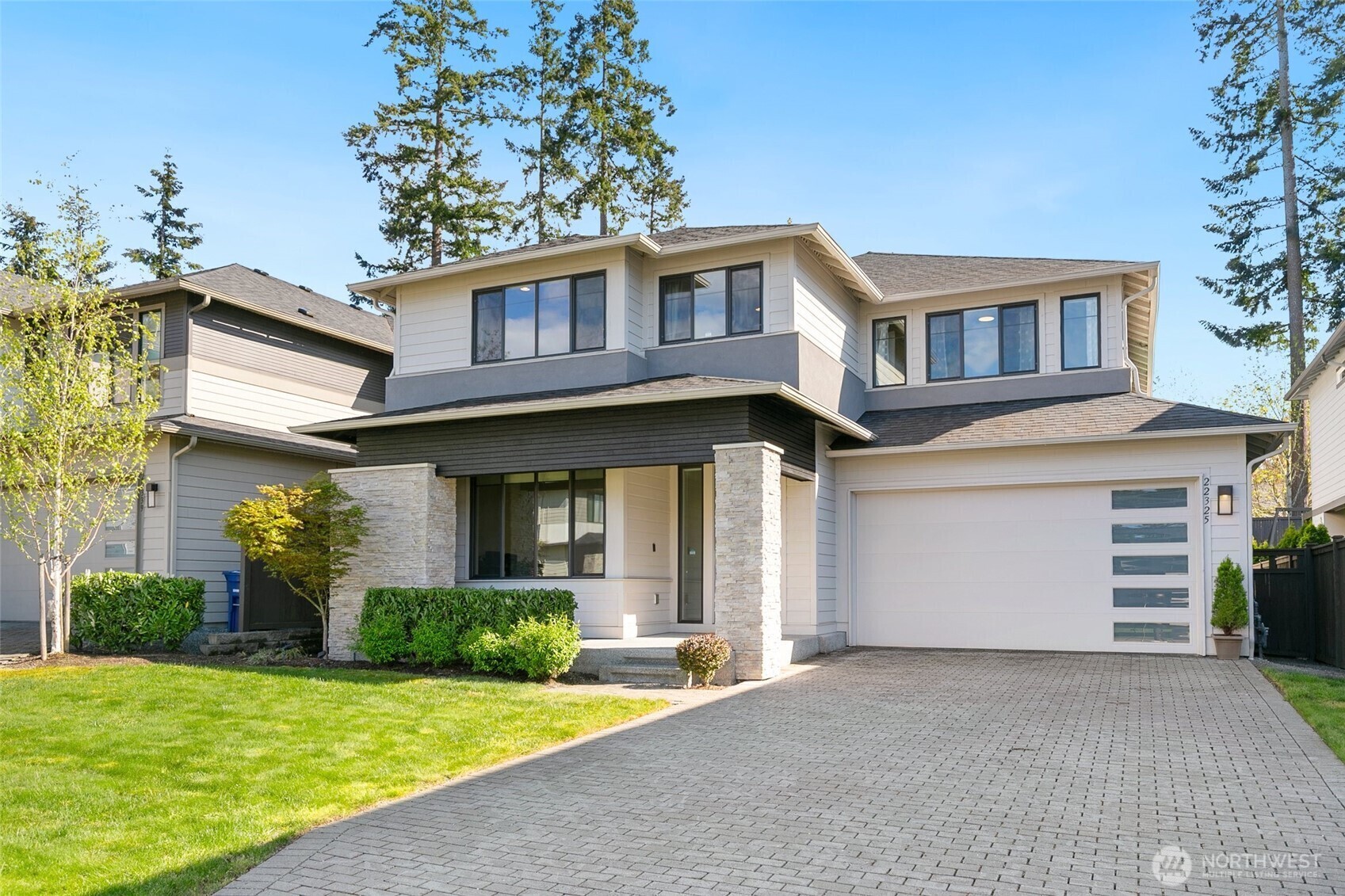 Property Photo: 22325 SE 39th Place WA 98075
