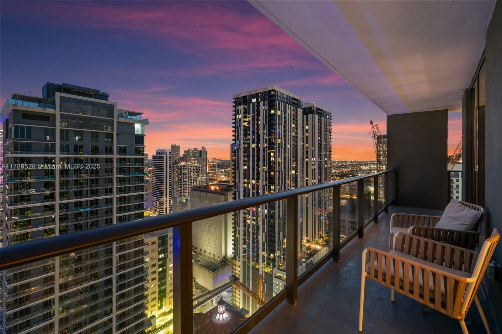 Property Photo: 159 NE 6th St 3105 FL 33132