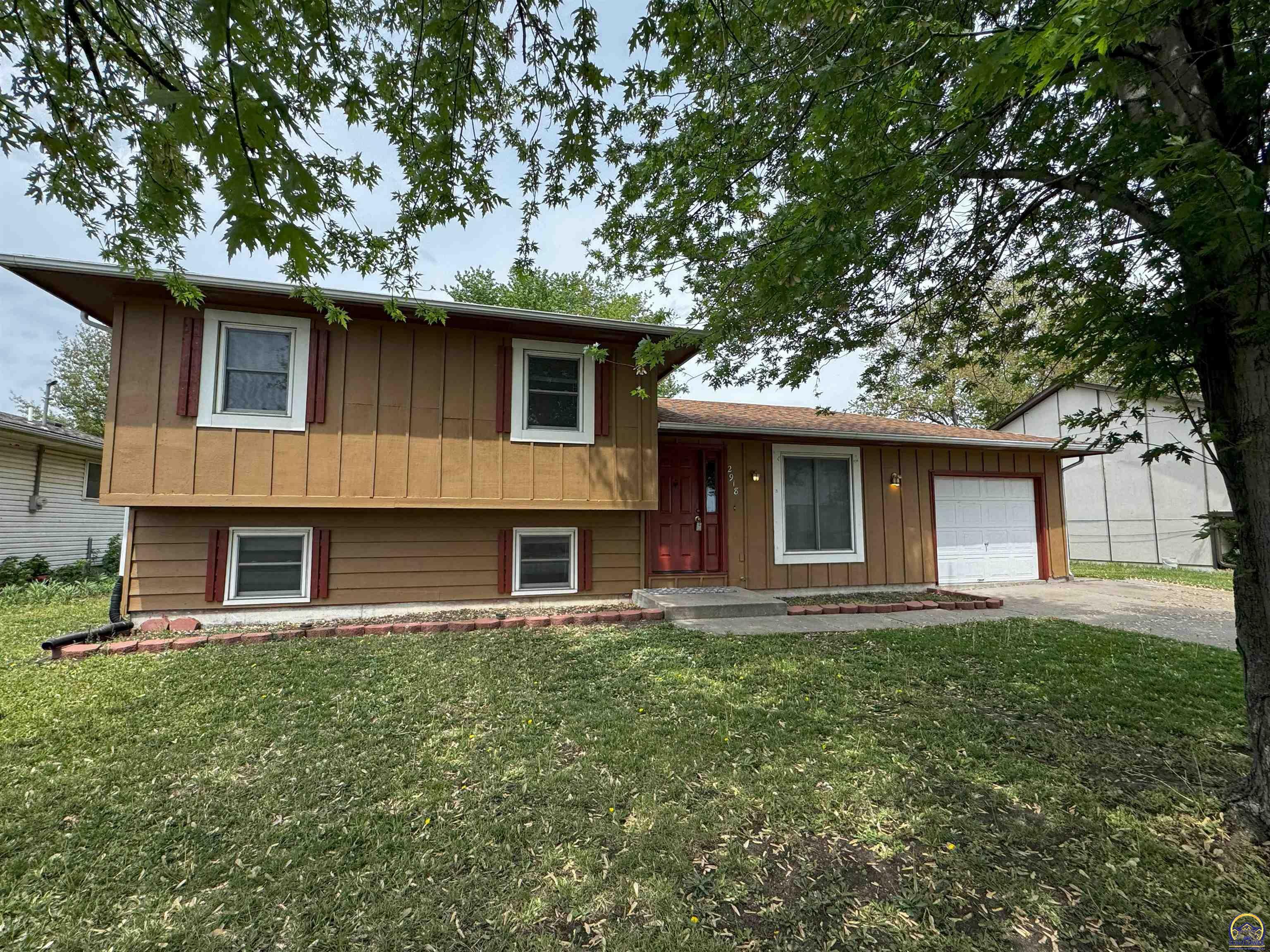 Property Photo: 2918 Sutton Pl KS 66801