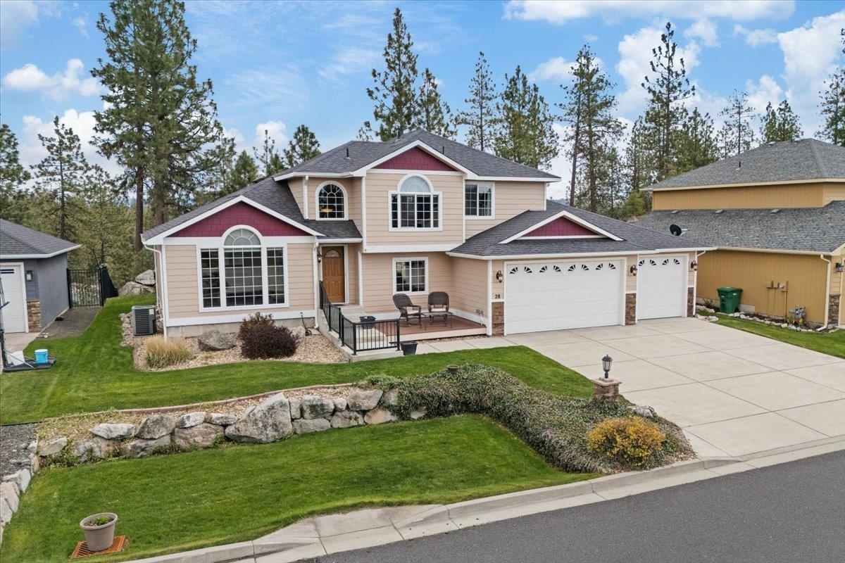 Property Photo: 28 E Lindsey Ln WA 99208